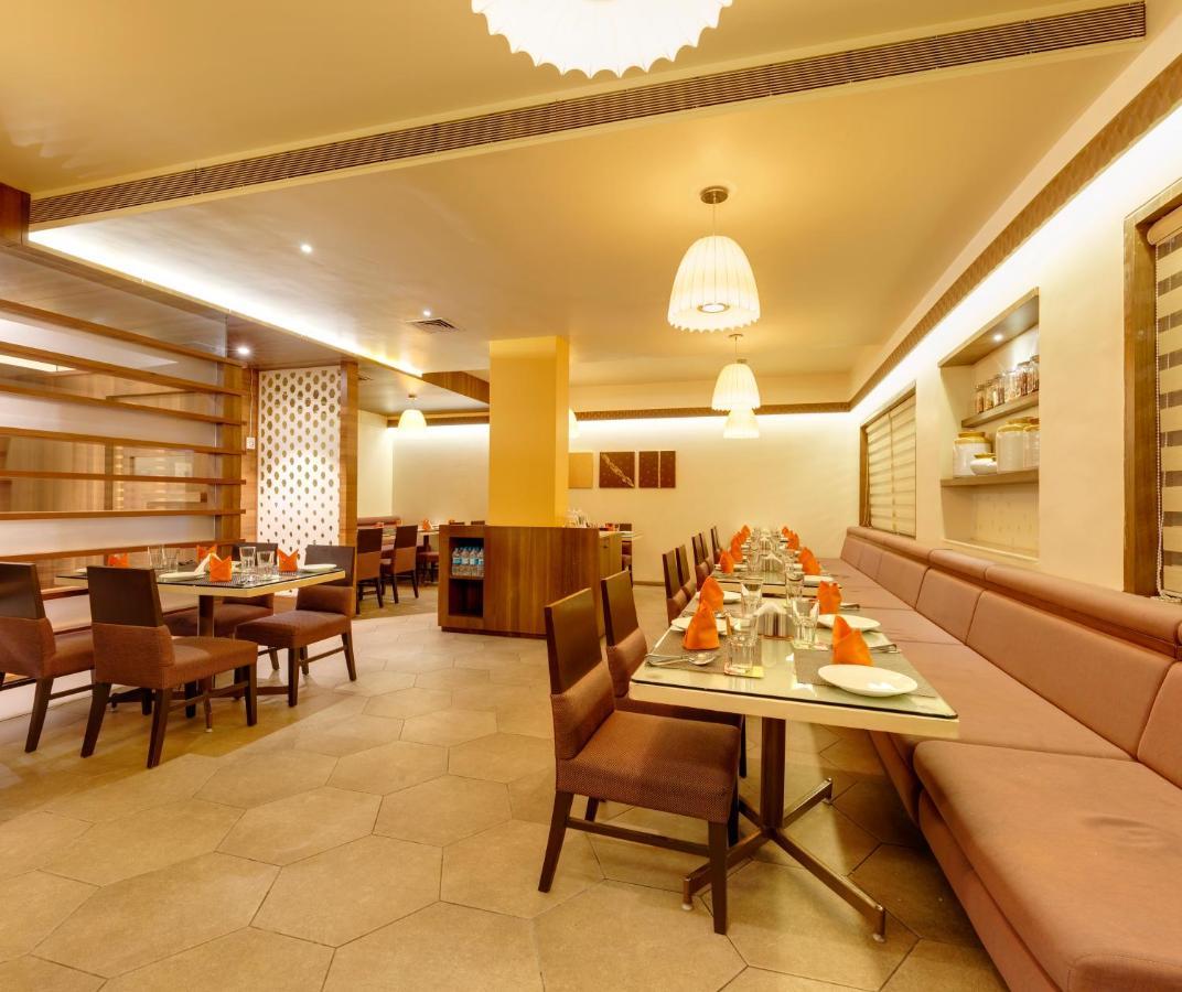 Regenta Place Raysons Колхапур Экстерьер фото